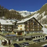 La Trinite Monboso Hotel