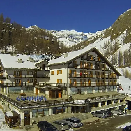 La Trinite Monboso Hotel