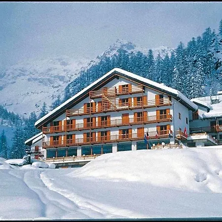 La Trinite Monboso Отель 3*