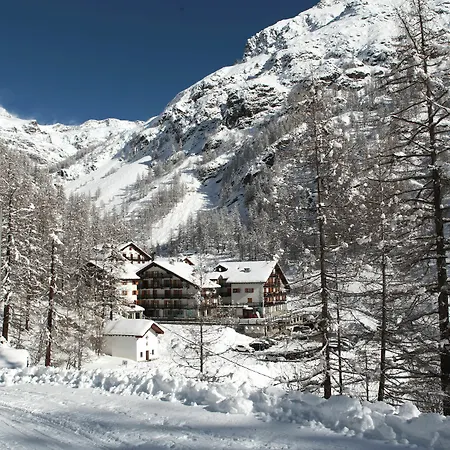 La Trinite Monboso 3*
